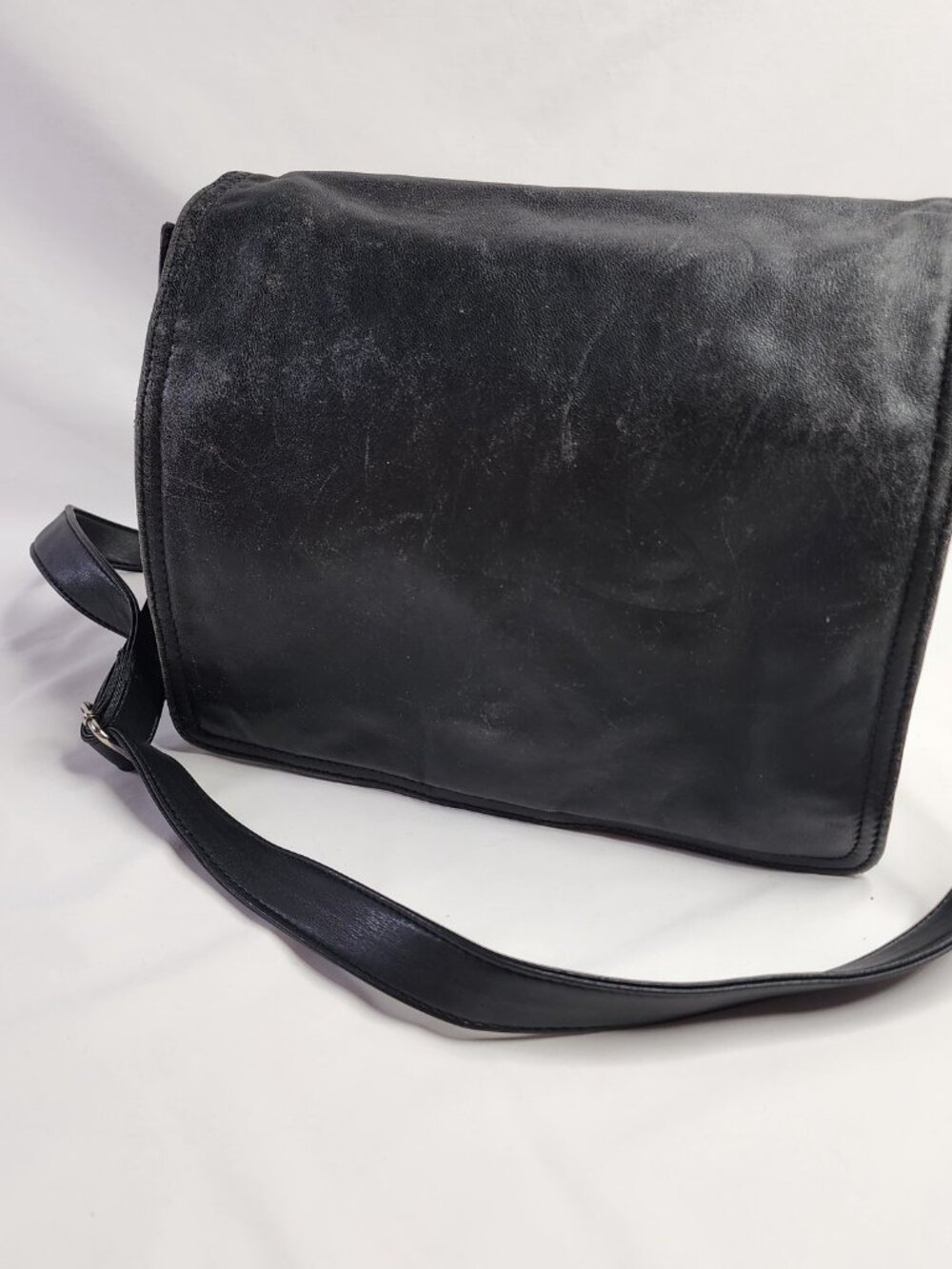 Wilsons Leather Black Crossbody Bag Multi-Pocket Organizer Leather Purse